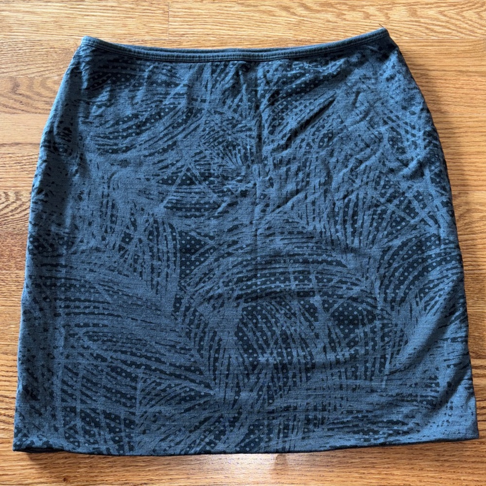 Icebreaker Black Textured Women's Pencil Skirt reversible